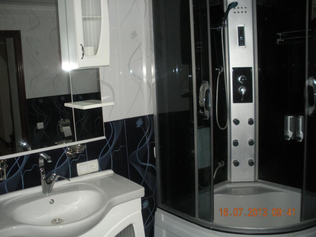 Hotel Edemi Kutaisi Esterno foto